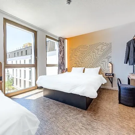 Paris Sud Malabry Hotel 3*